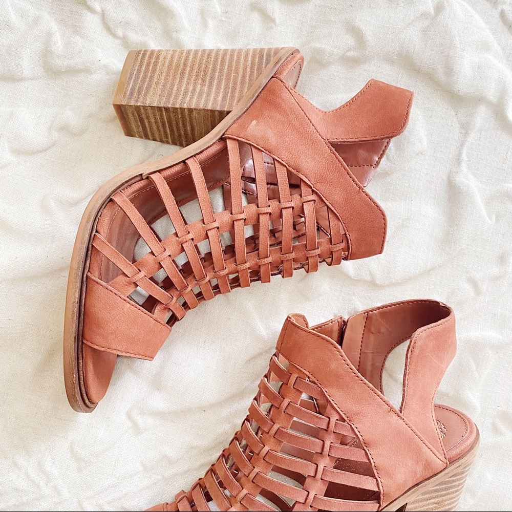 Vince Camuto Kessey Woven Leather Sandal NEW - Picture 4 of 10